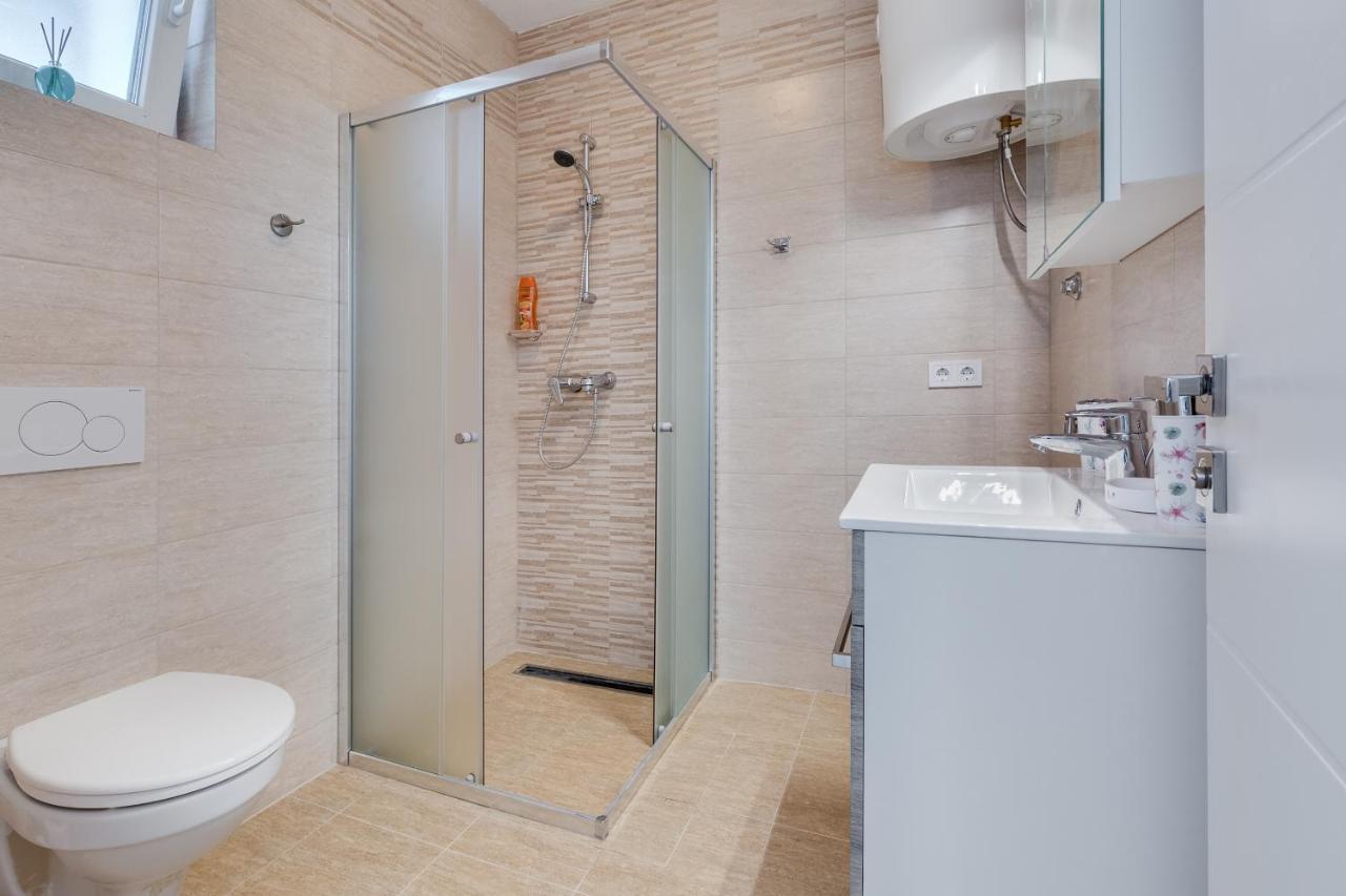 ויר Apartmani Kastelina מראה חיצוני תמונה
