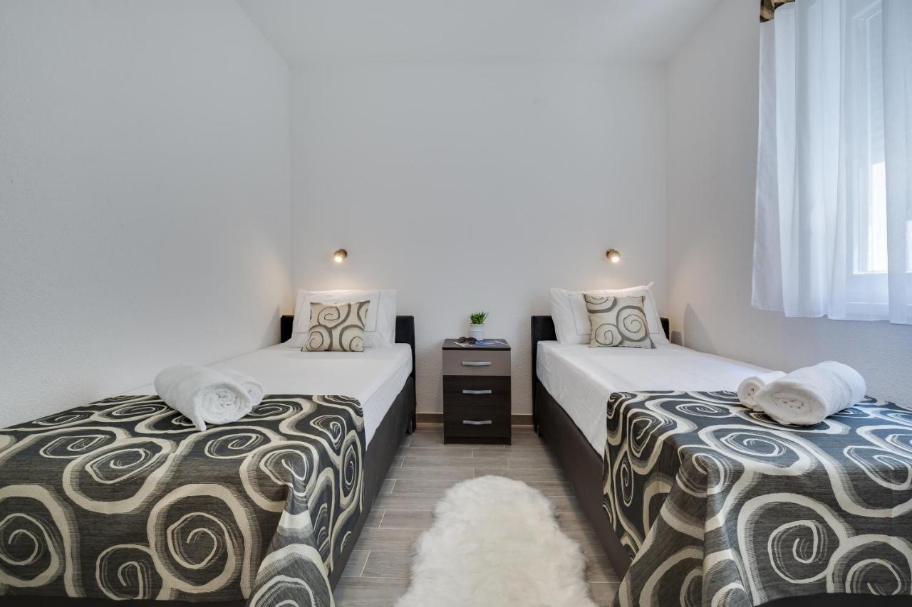 ויר Apartmani Kastelina מראה חיצוני תמונה