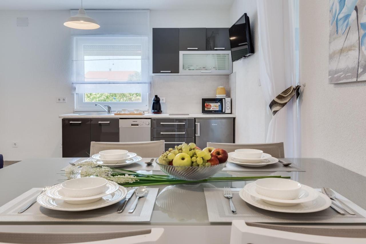 ויר Apartmani Kastelina מראה חיצוני תמונה