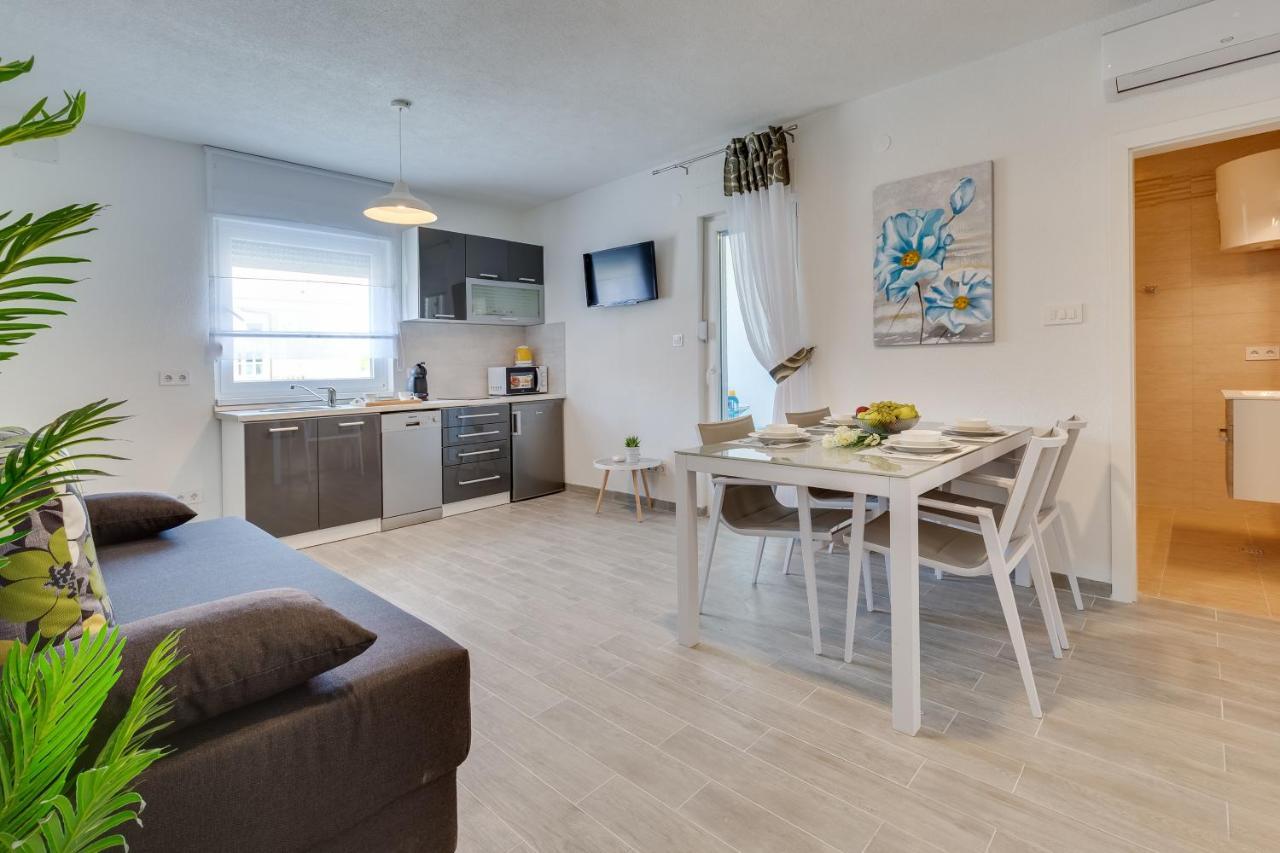 ויר Apartmani Kastelina מראה חיצוני תמונה
