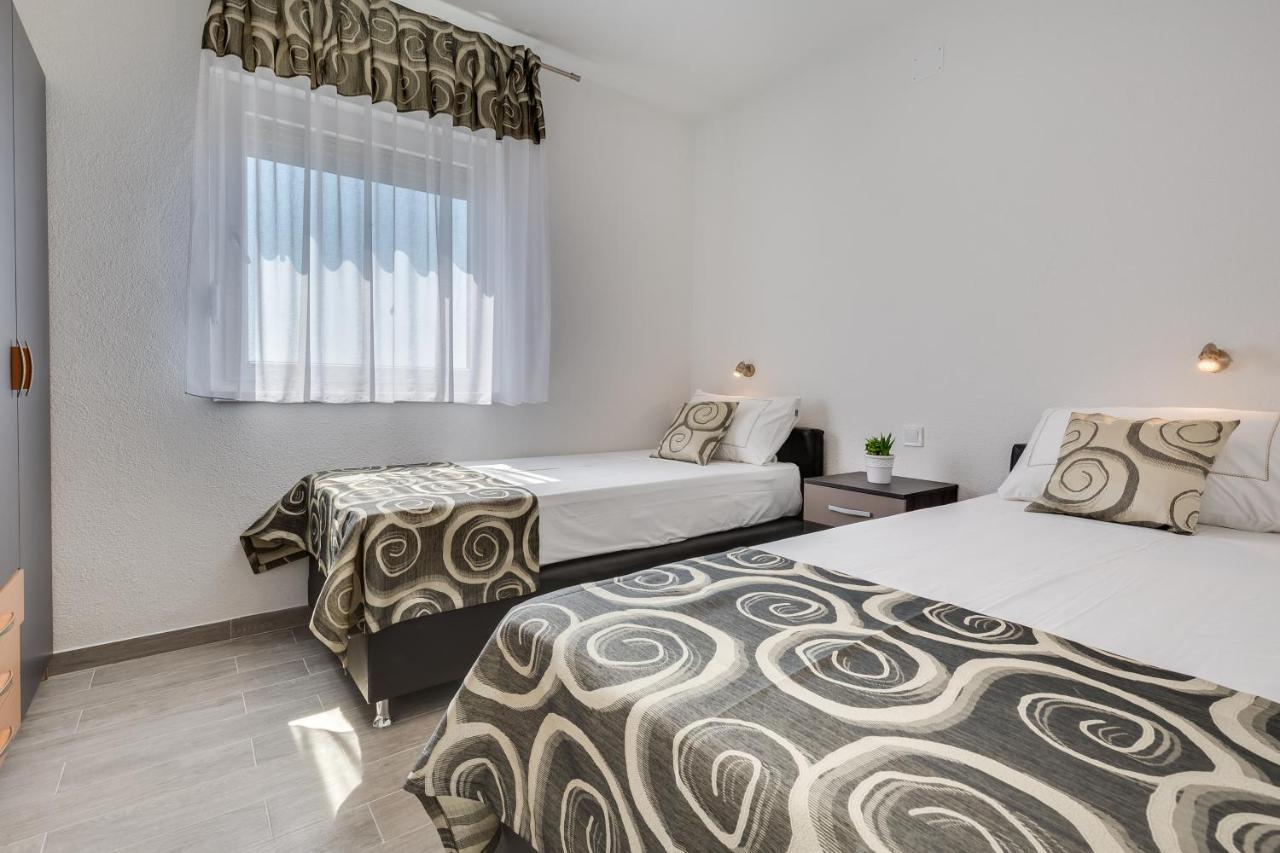 ויר Apartmani Kastelina מראה חיצוני תמונה