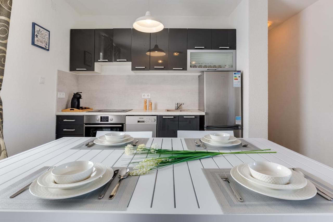 ויר Apartmani Kastelina מראה חיצוני תמונה