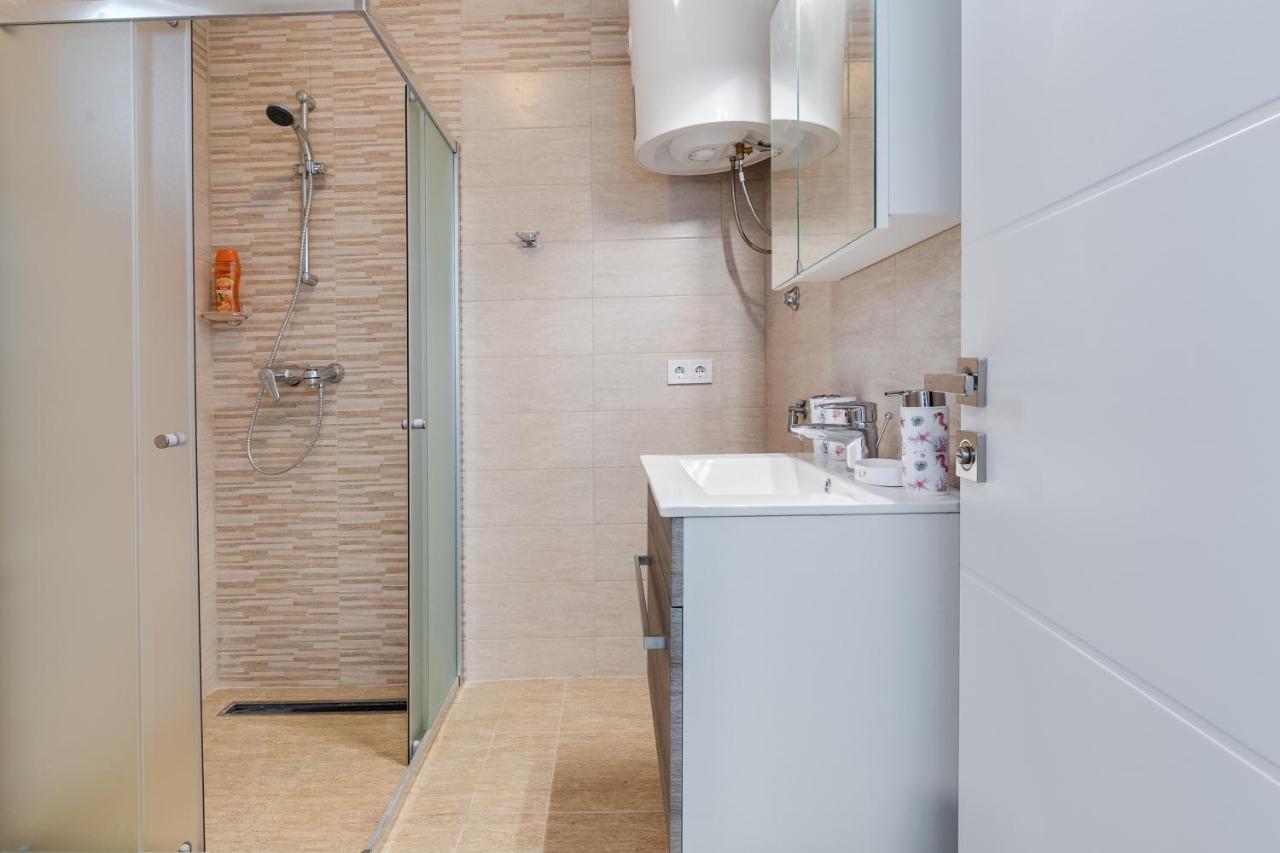ויר Apartmani Kastelina מראה חיצוני תמונה