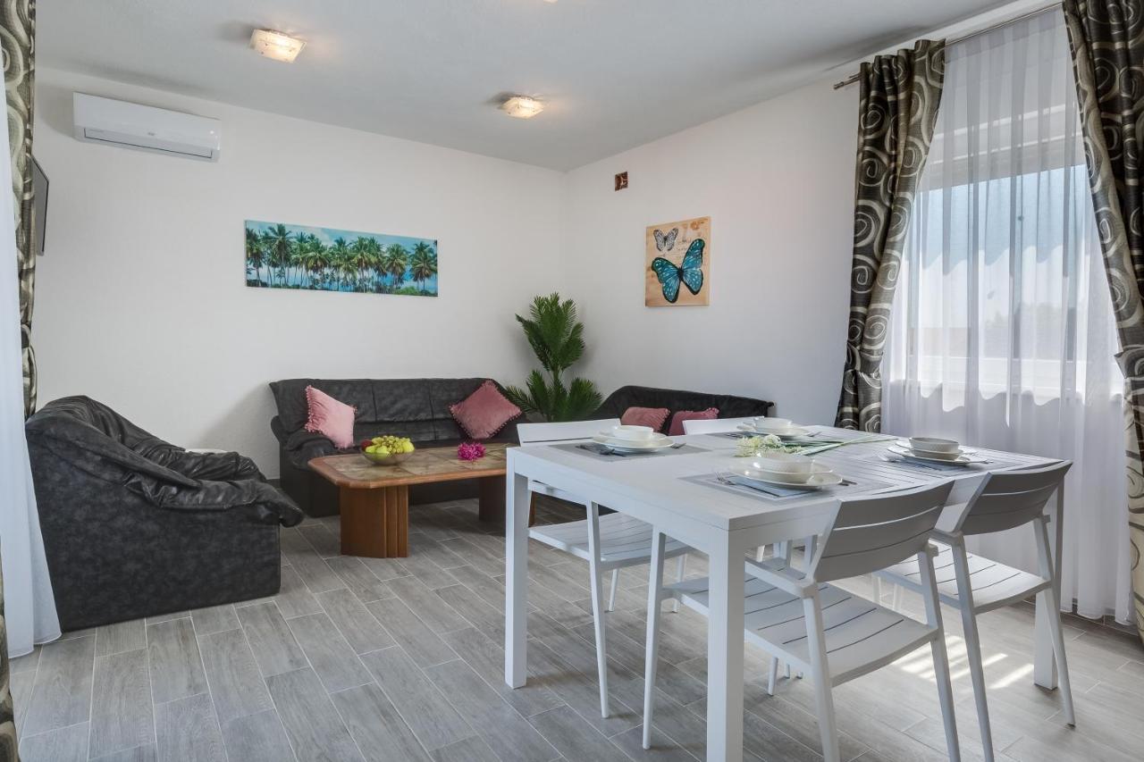 ויר Apartmani Kastelina מראה חיצוני תמונה